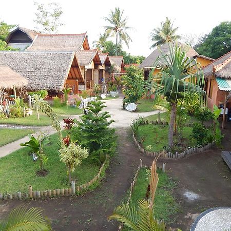 Kampung Meno Bungalows Гили-Мено Экстерьер фото