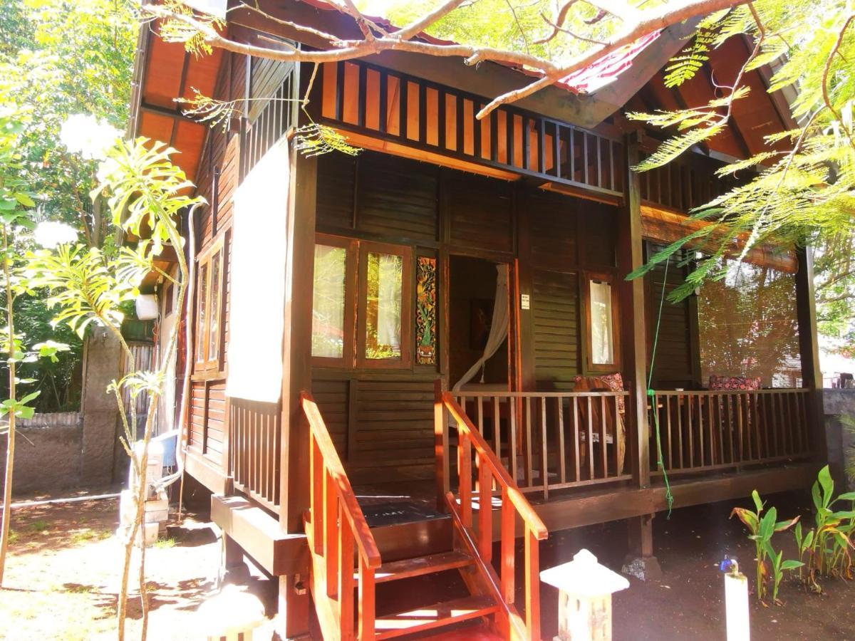 Kampung Meno Bungalows Гили-Мено Номер фото