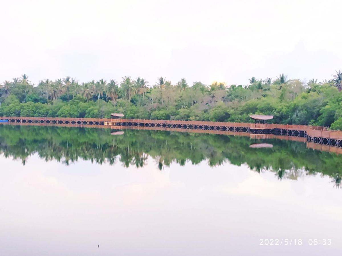 Kampung Meno Bungalows Гили-Мено Экстерьер фото