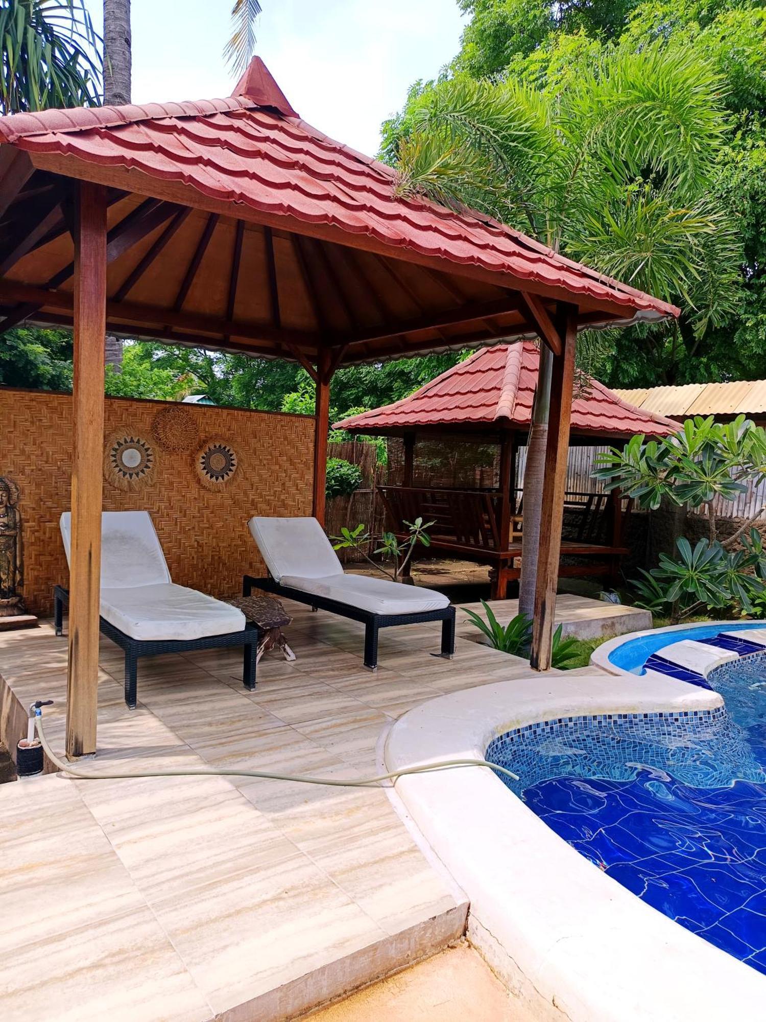 Kampung Meno Bungalows Гили-Мено Экстерьер фото